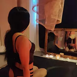 Śliczna Anna Masaż