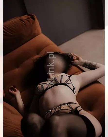 ZOYA 20 letnia Studentka Zaprasza Na Zmysłowy Masaż