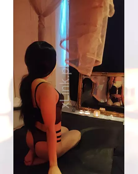 Śliczna Anna Masaż